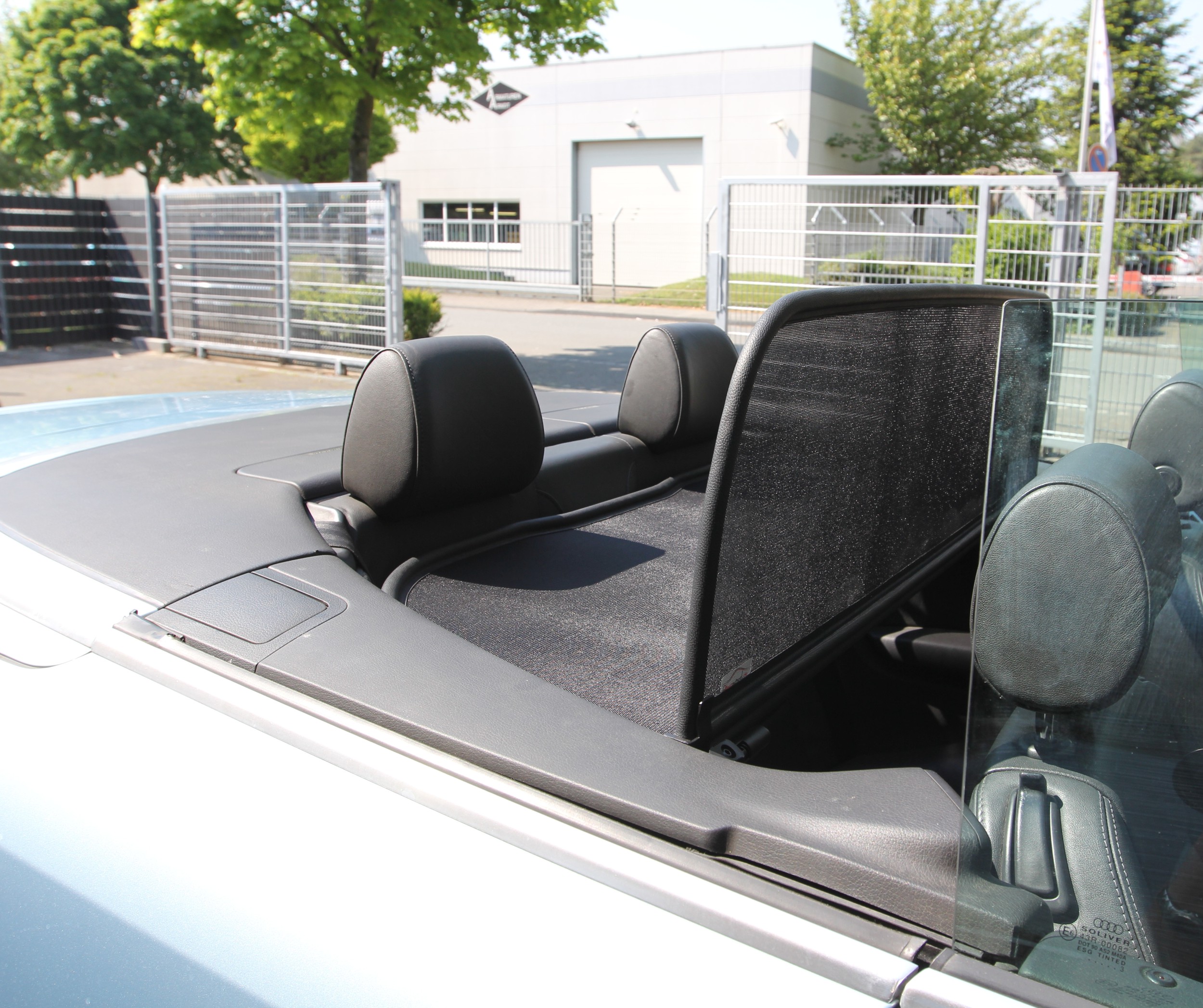 AIRAX Windschott & Tasche für Audi A4 Typ B6/B7 mit Schnellverschlus