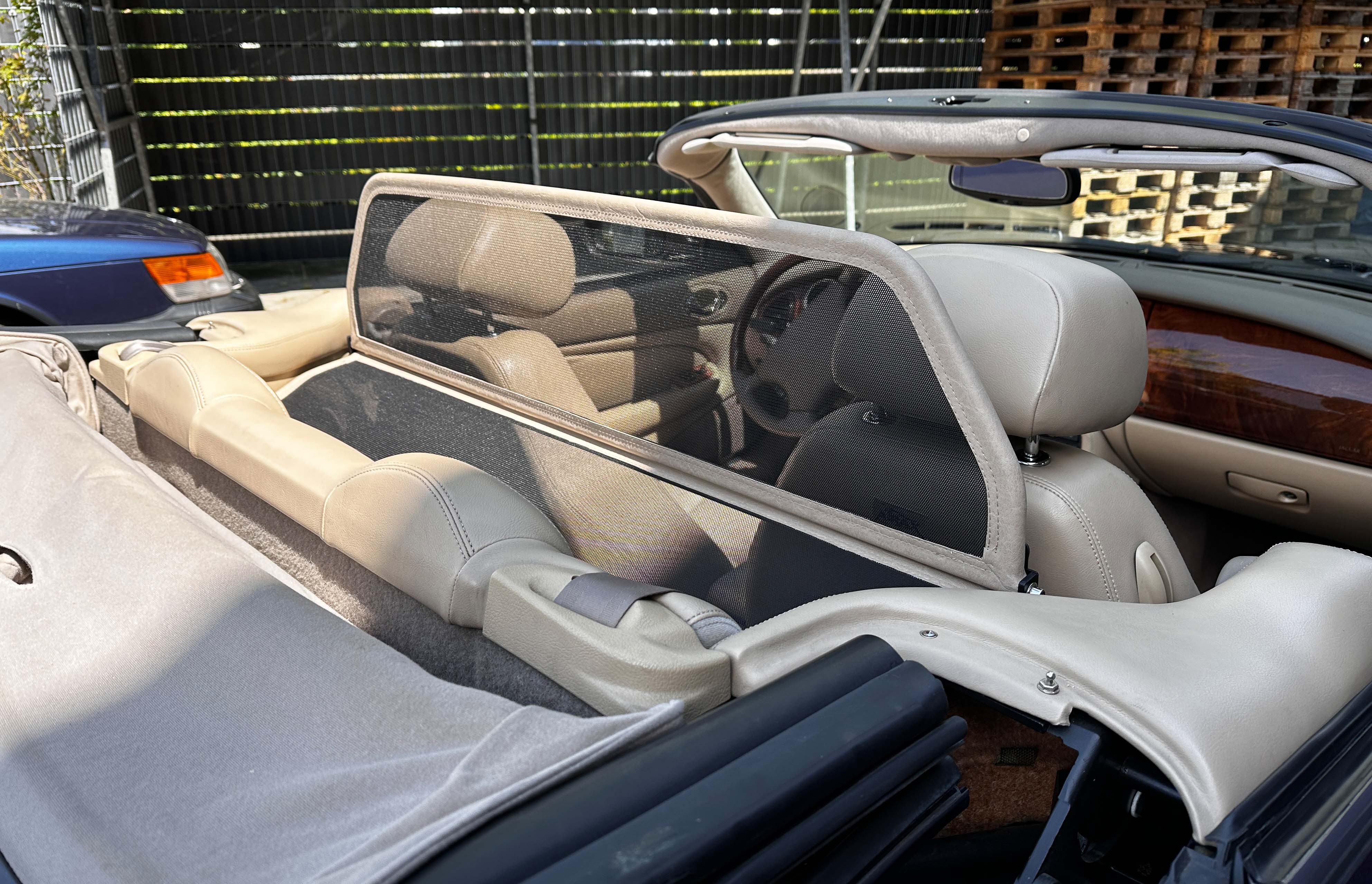 AIRAX Windschott für Jaguar XK8 Typ 100 mit Schnellverschluss in beige