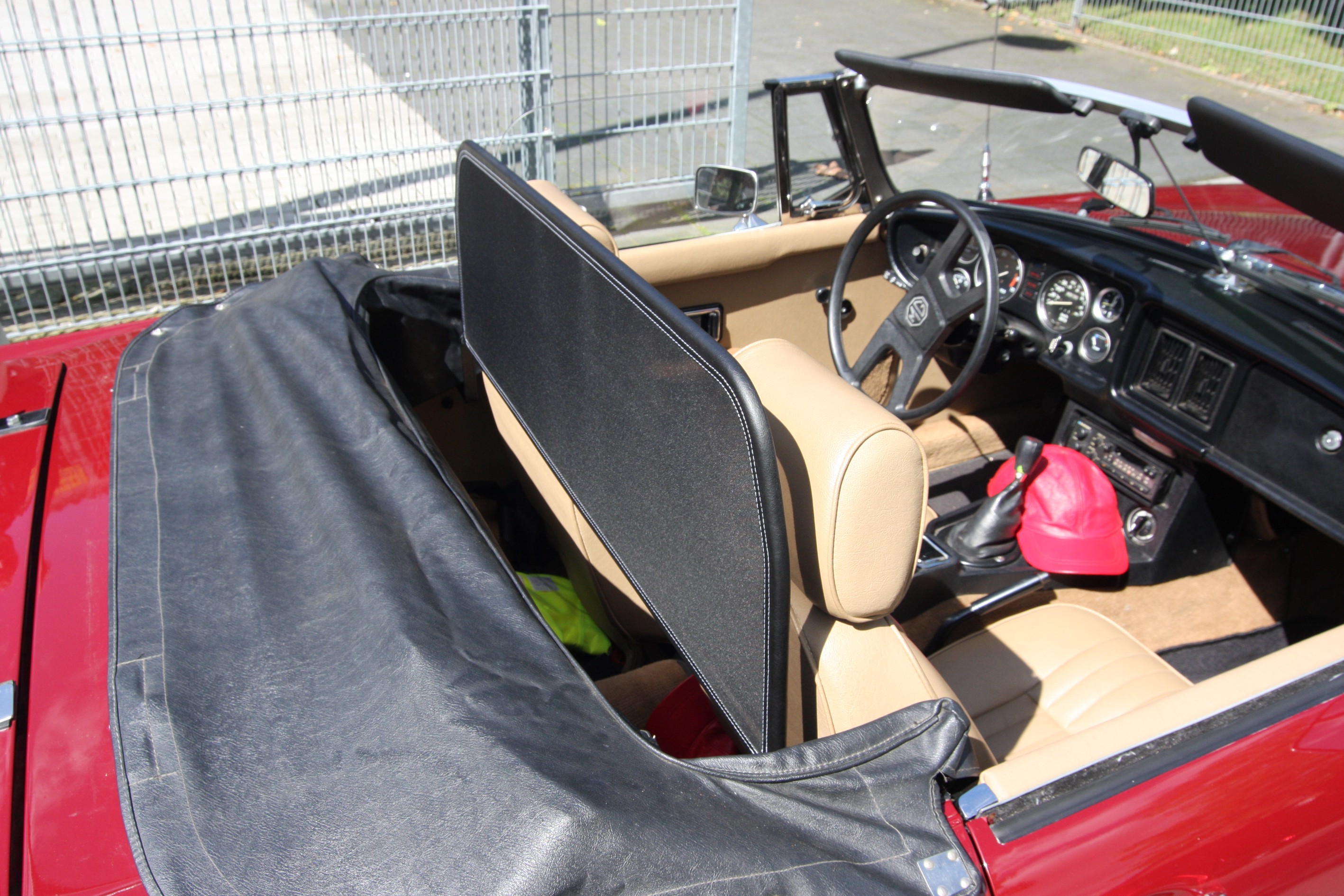 AIRAX wind deflector for British Motor Corporation (BMC) MGB Roadster 