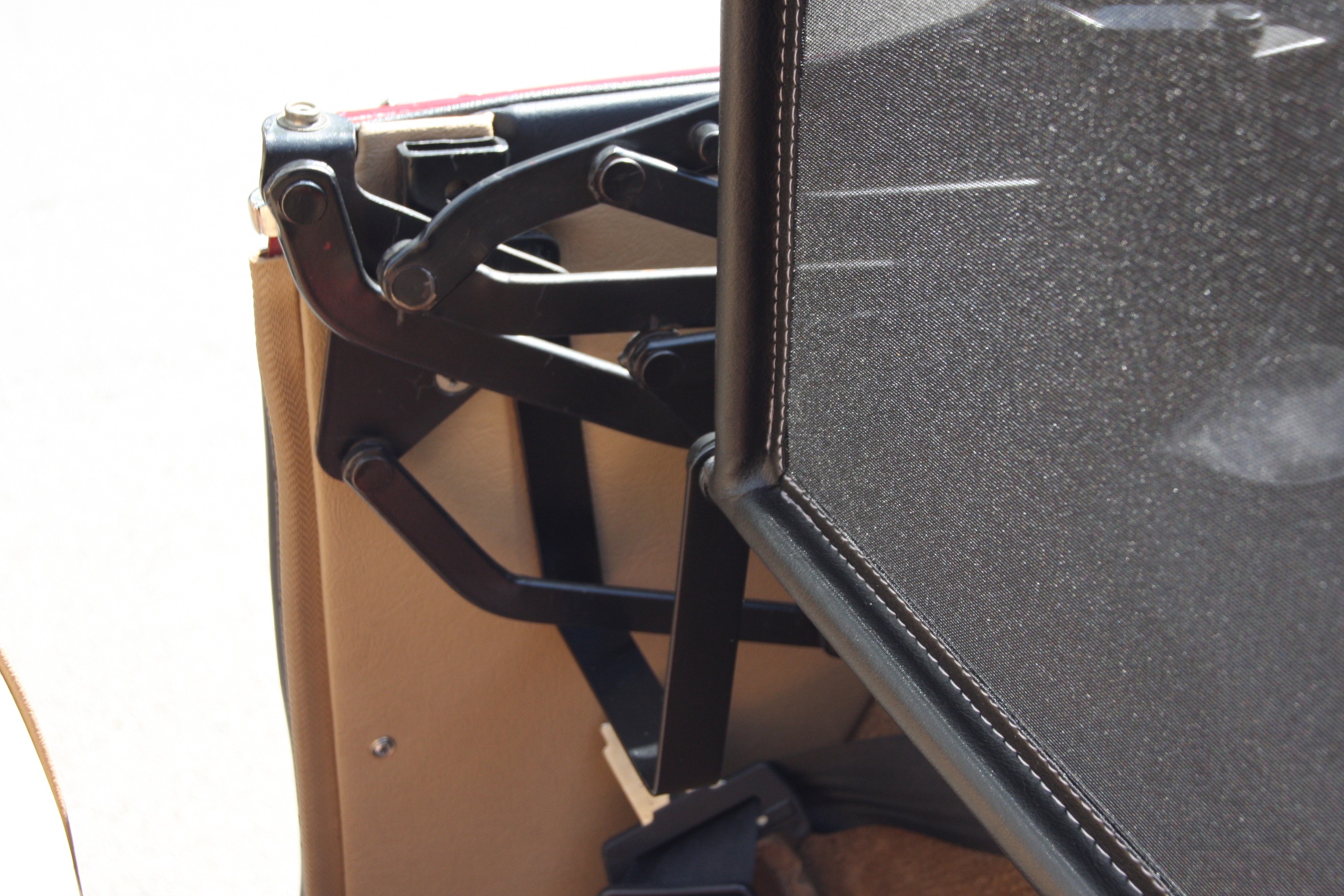 AIRAX wind deflector for British Motor Corporation (BMC) MGB Roadster 
