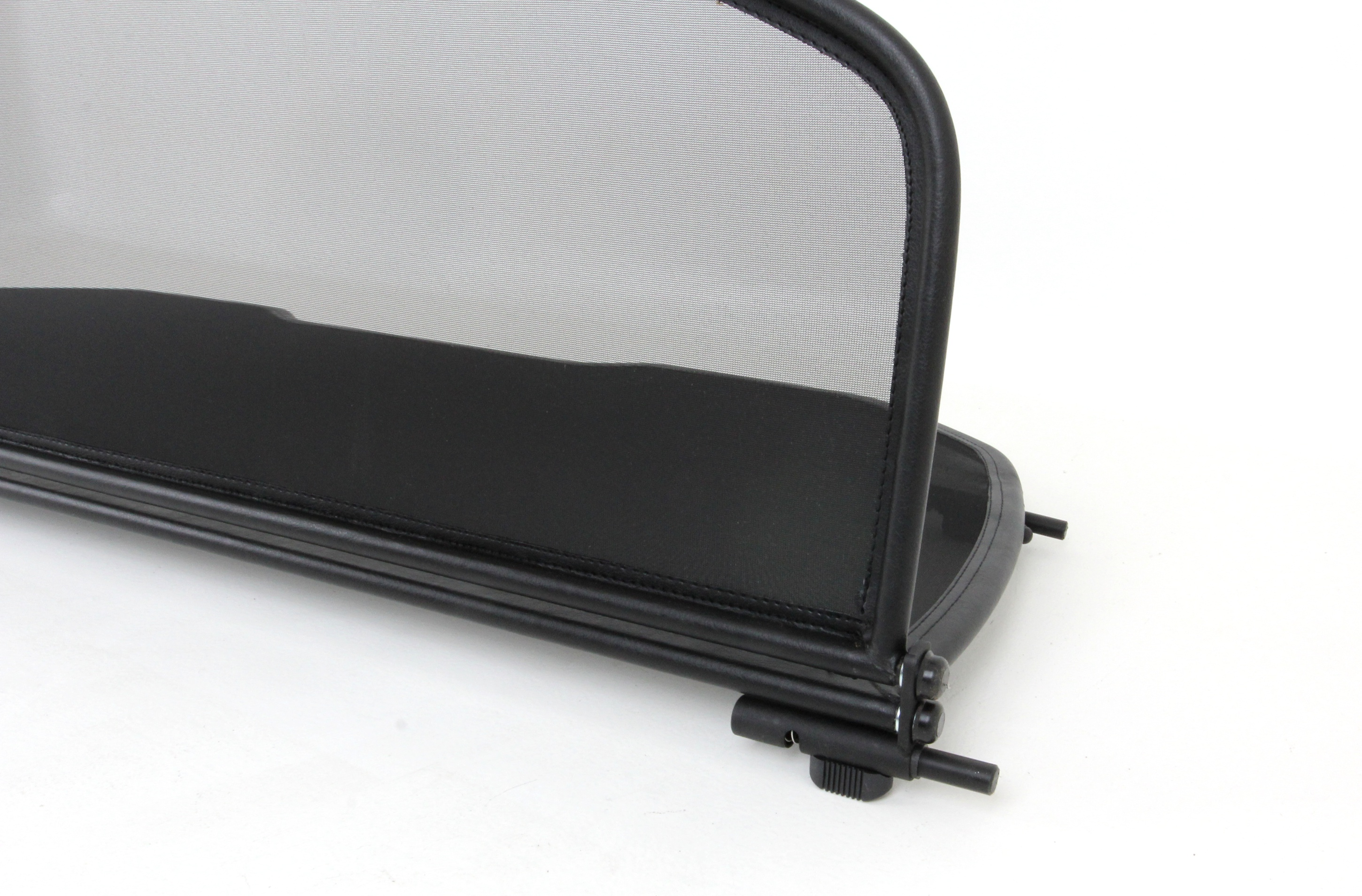 Wind deflector for Maserati GranCabrio