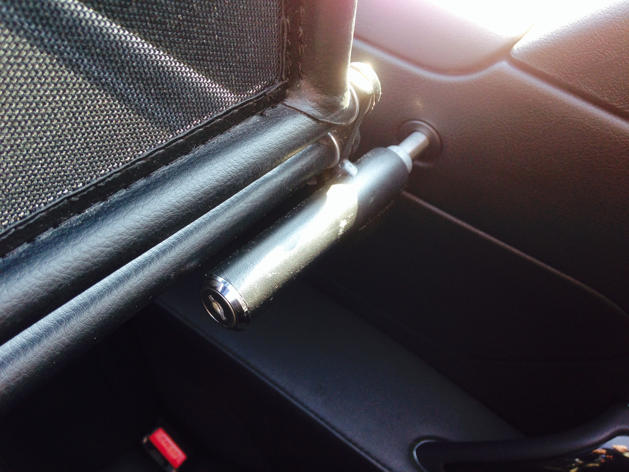 AIRAX Windschott Peugeot 307 CC schwarz mit Schnellverschluss WSP053