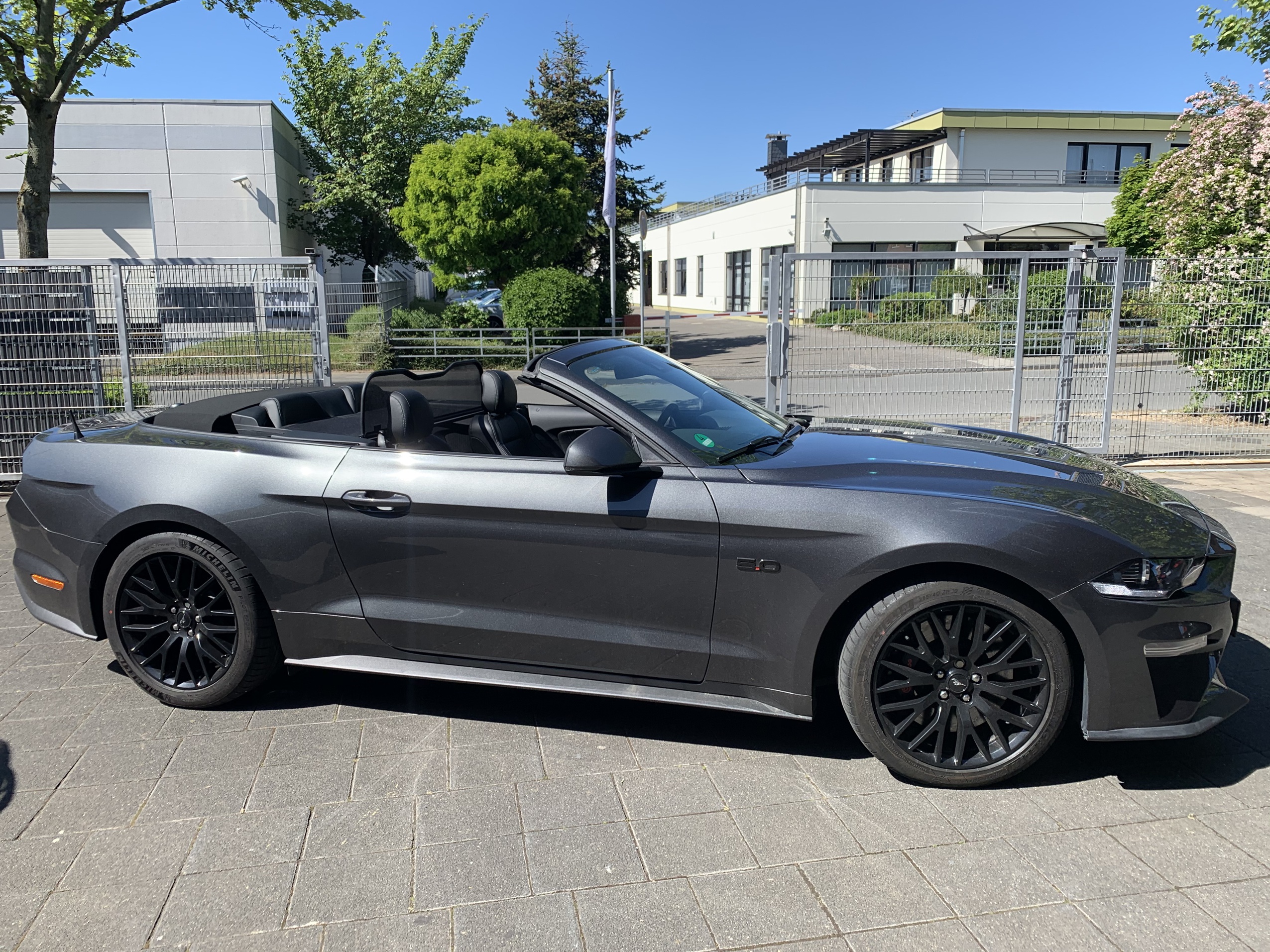 AIRAX Windschott für Ford Mustang VI VII mit Schnellverschluss Mirror Design Mark 3