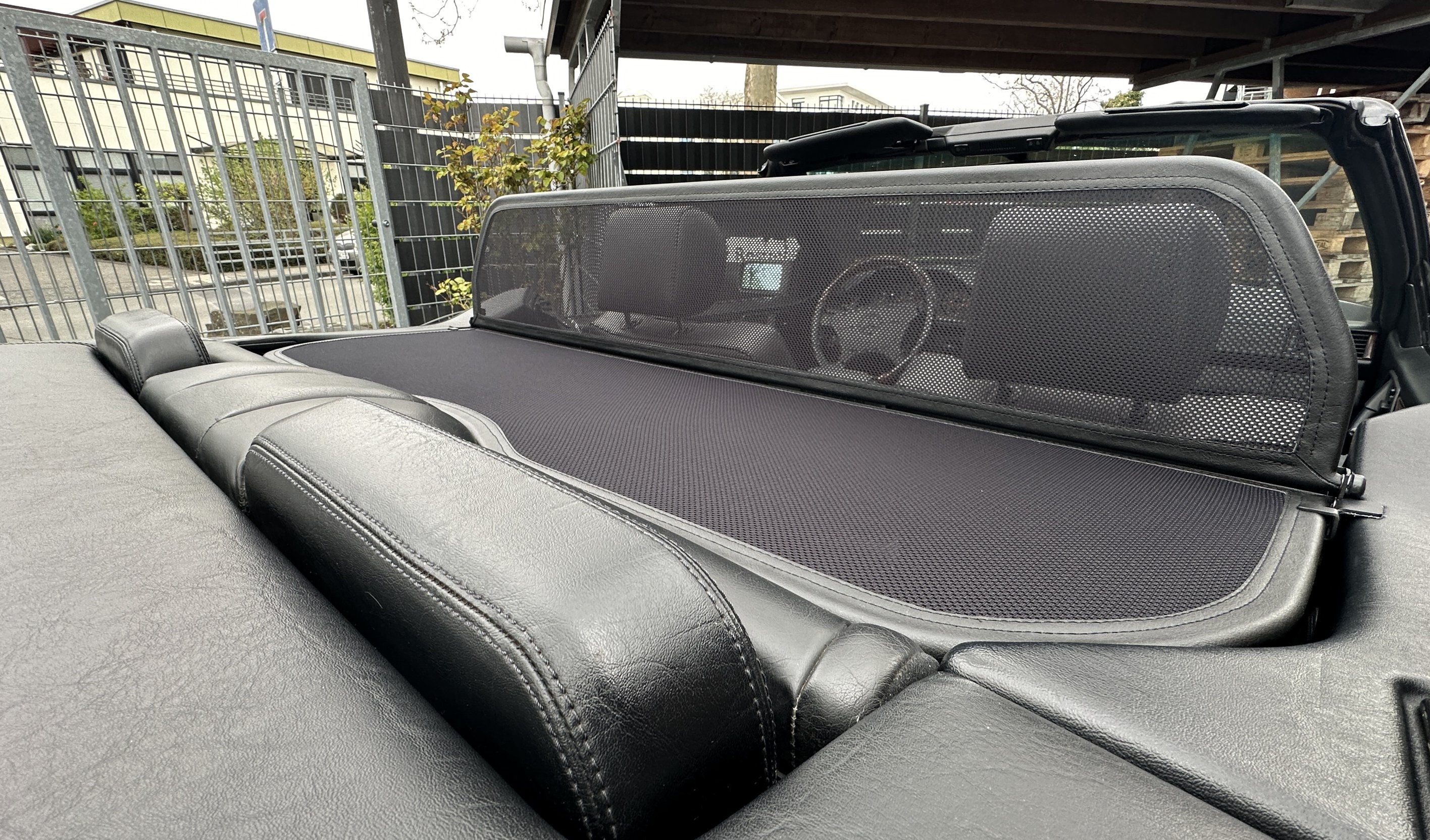 Pare-vent convient à Mercedes Benz E-Klasse A124 Cabrio  