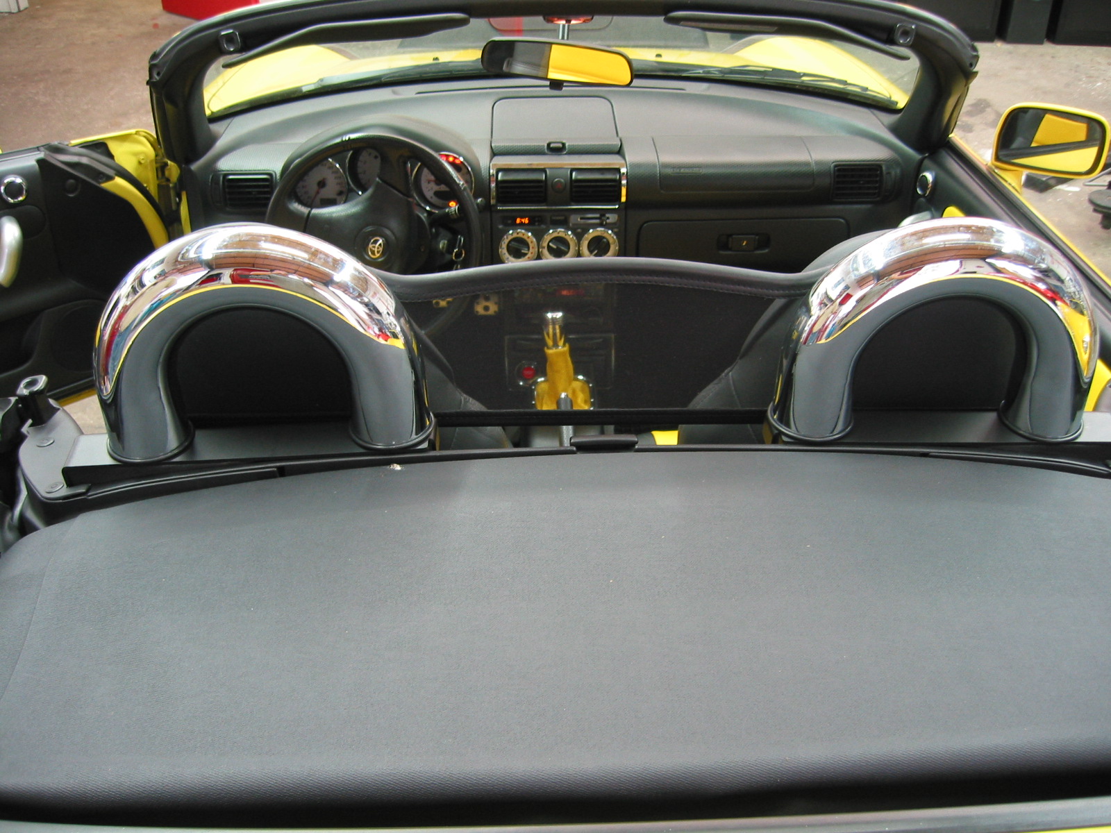 Wind deflector suitable for Toyota MR2 W3