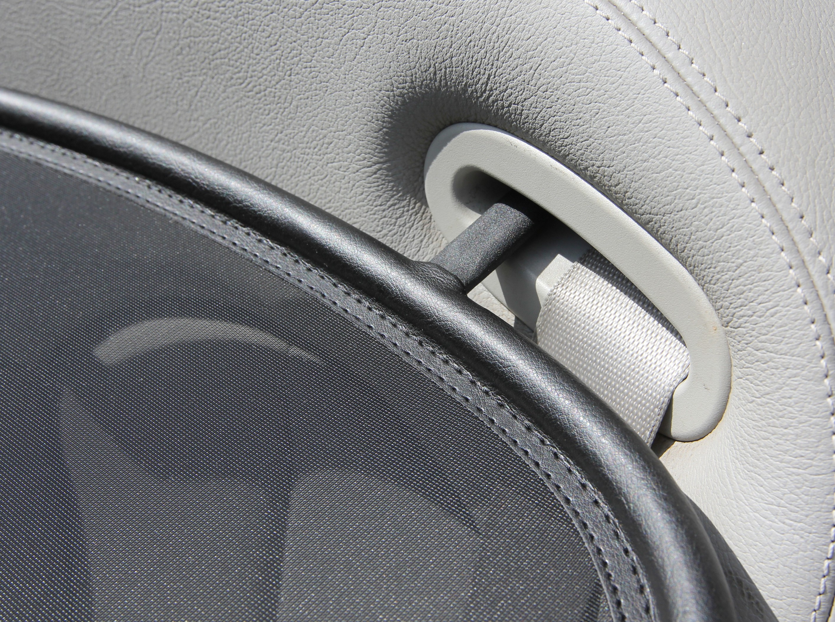 AIRAX Windschott für Mercedes CLK-Klasse A 209 Spiegel Design mit Tasche