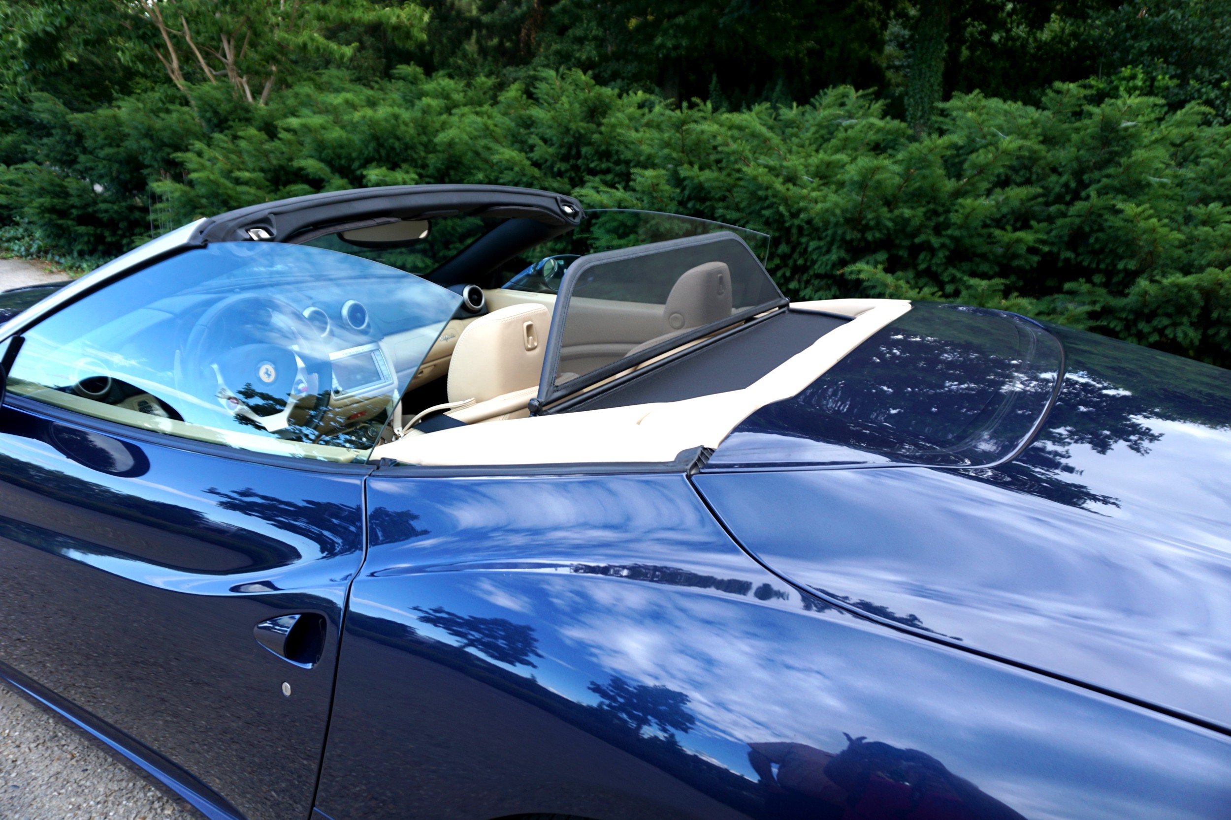 Wind deflector suitable for Ferrari California & California T F149