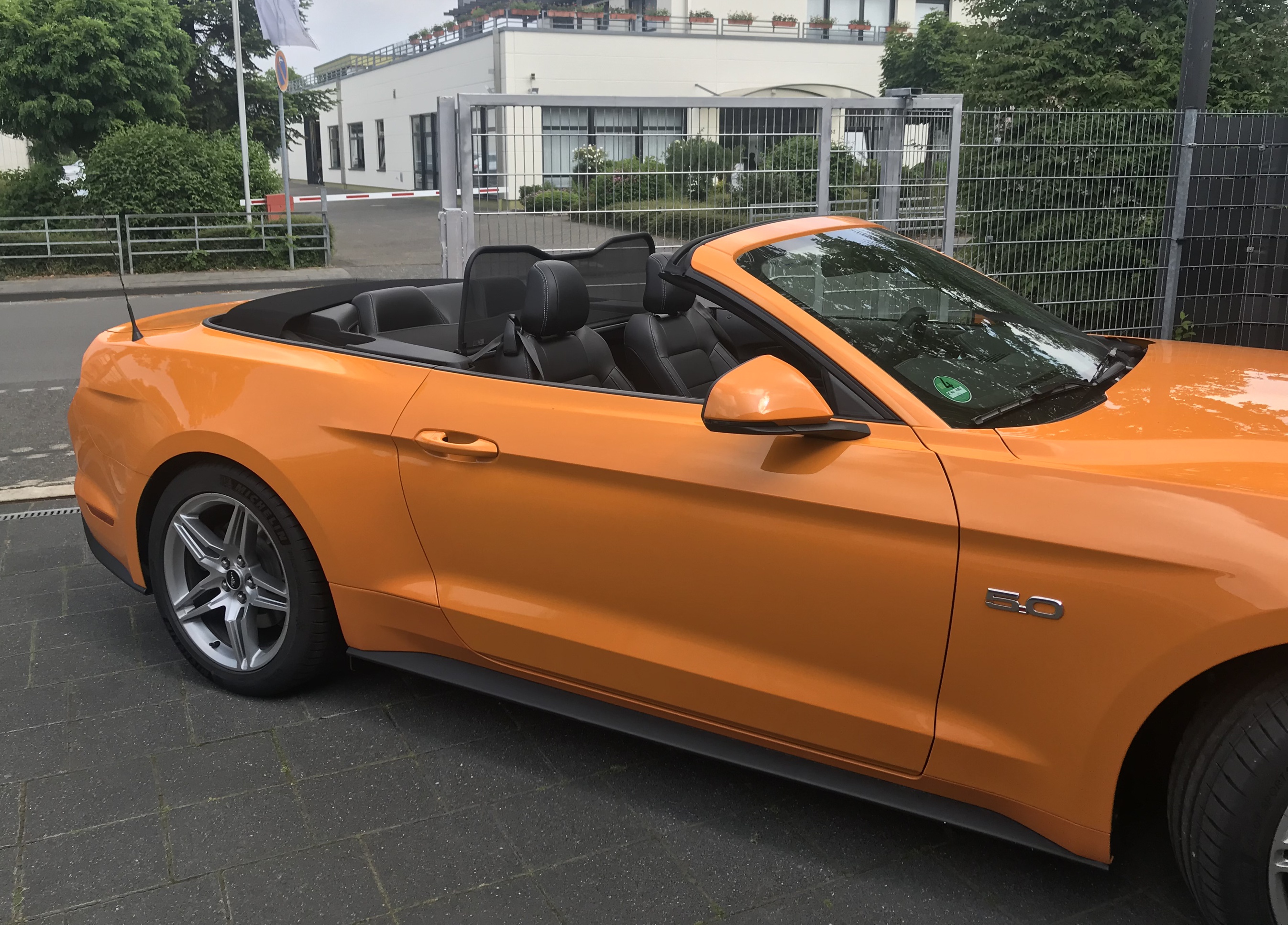 AIRAX Windschott für Ford Mustang VI mit Schnellverschluss Mirror Design Mark 3