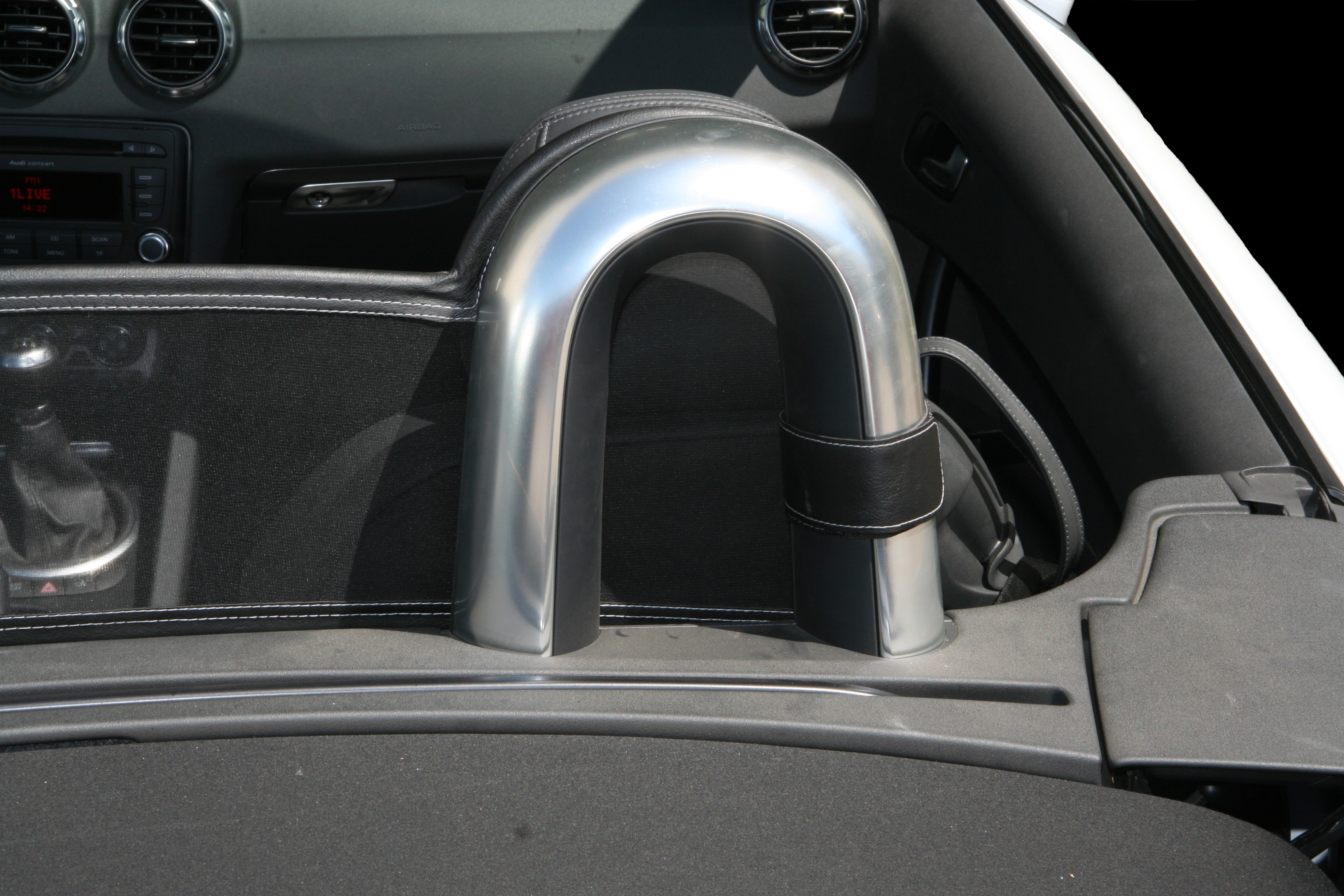 Airax wind deflector suitable for Audi TT 8N Roadster