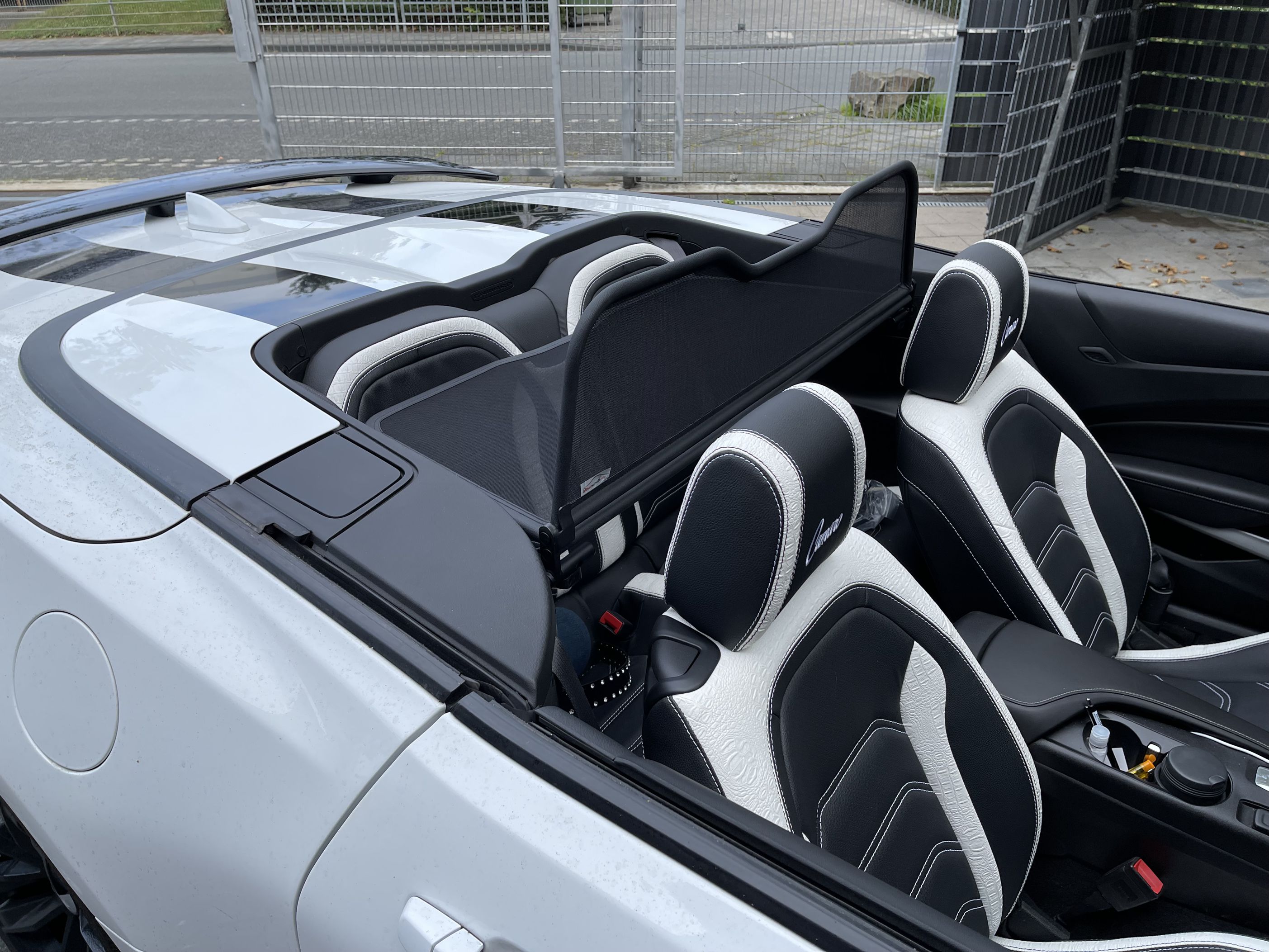 Airax wind deflector suitable for Holden GM Chevrolet Camaro Gen.6 Cabrio  