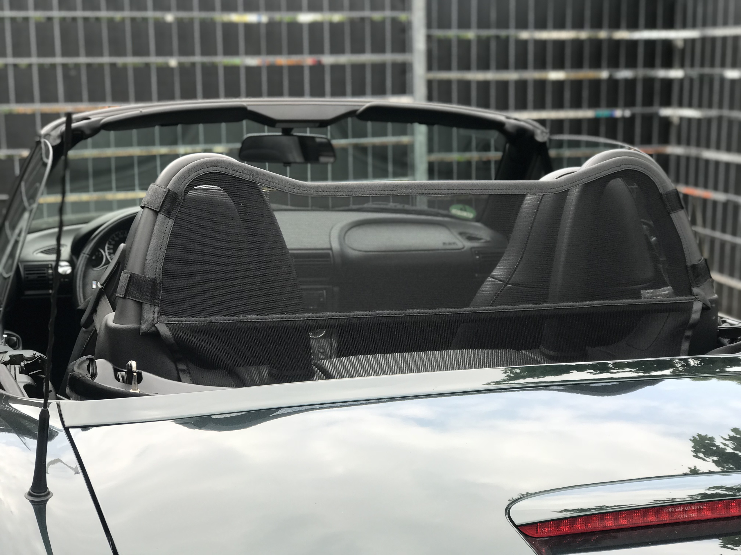 Airax wind deflector suitable for BMW Z3 "M" if original roll bar is available