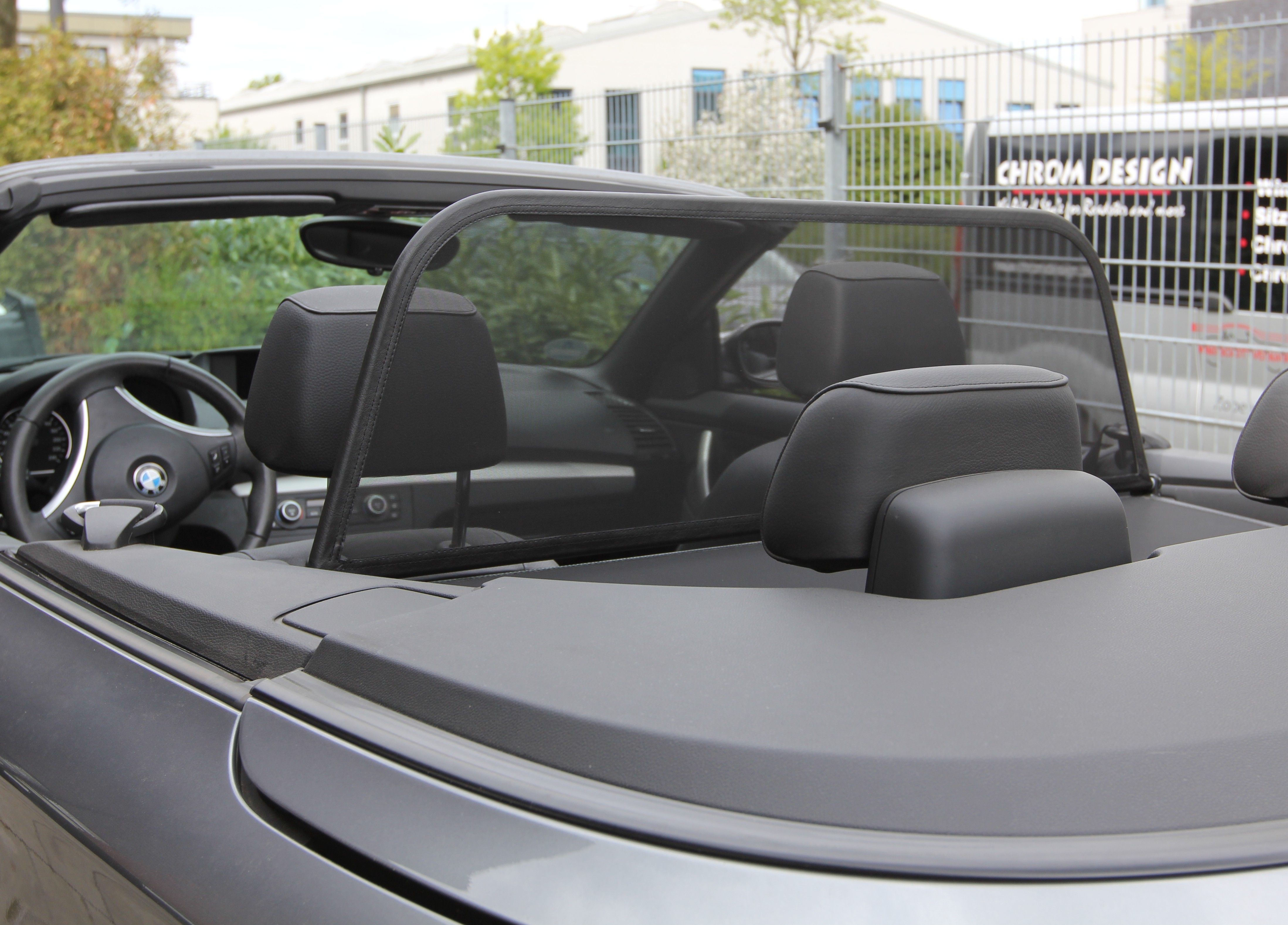 Windscherm met design opdruk voor BMW 1 Serie E88 Cabrio (vanaf 2007 Windscherm met design opdruk voor BMW 1 Serie E88 Cabrio (vanaf 2007