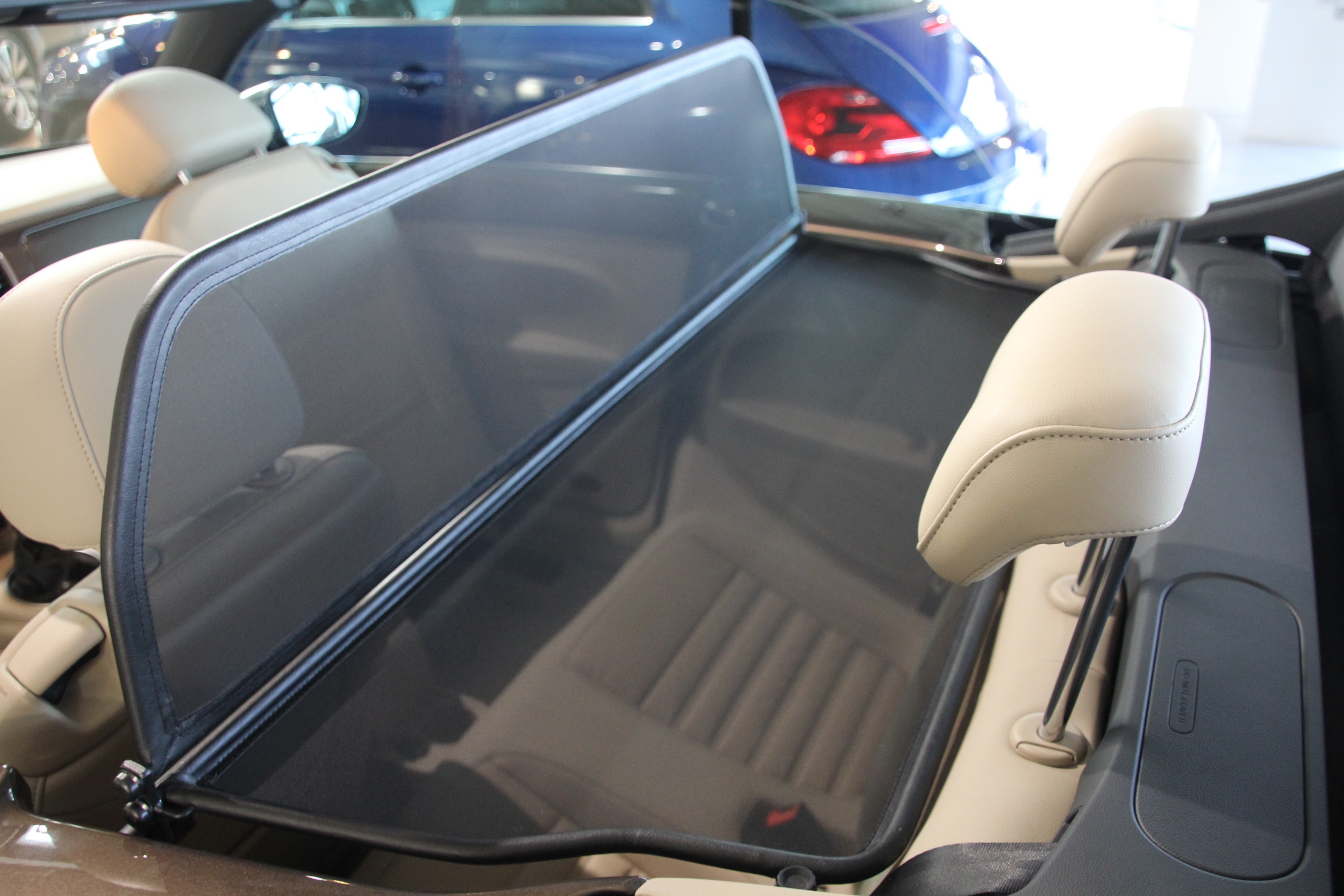 Wind deflector suitable for VW New Beetle Convertible 